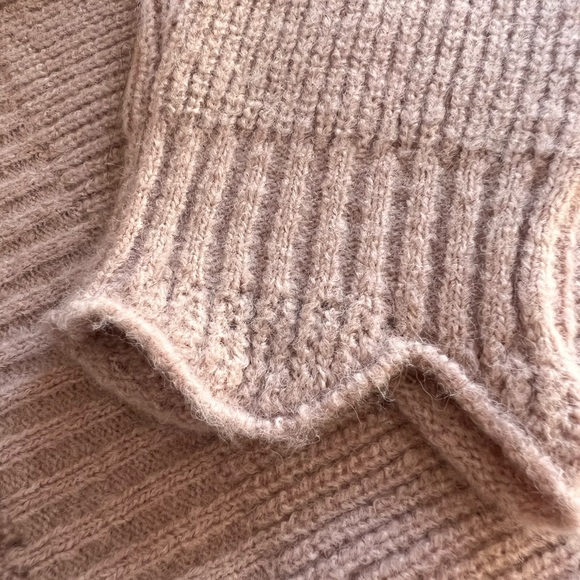 Dress Forum | Scalloped Edge Sweater in Rose Water - Size Small - Picture 3 of 5